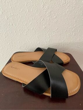 Black Flat Sandals